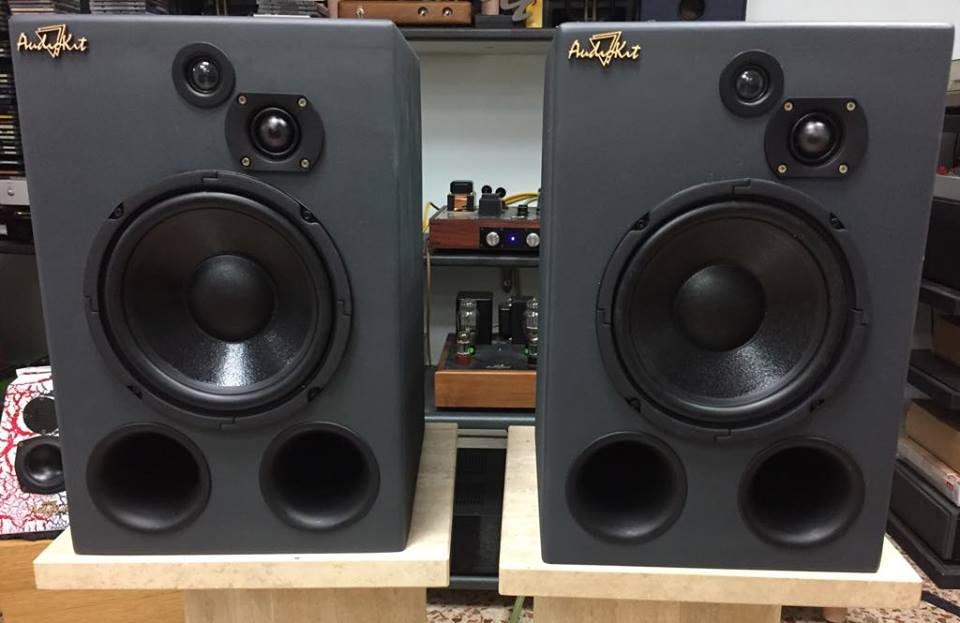 KIT TABARD - due vie da stand (con super tweeter)
