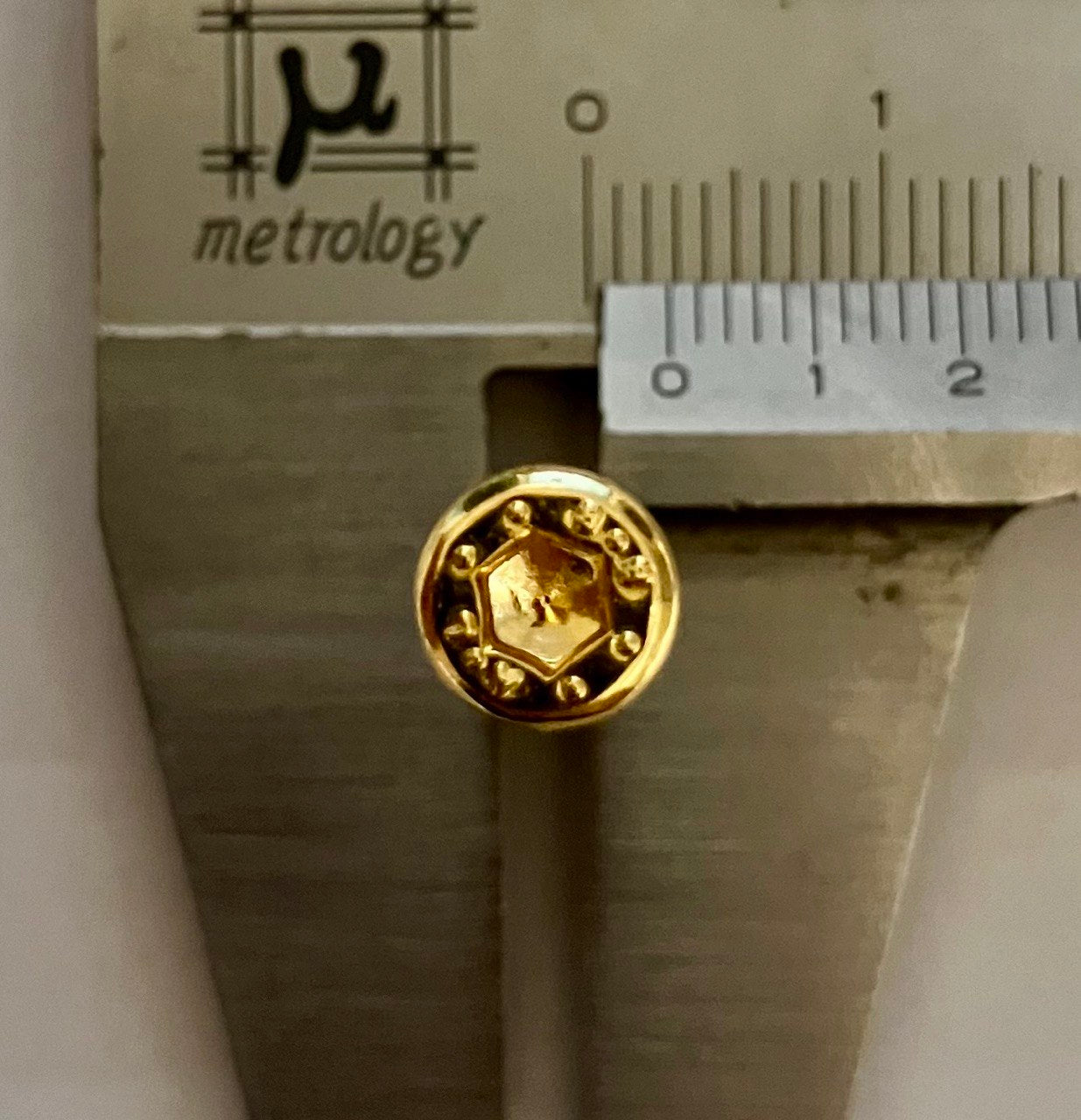 Vite testa cilindrica brugola gold 7x39 - placcata oro 24k