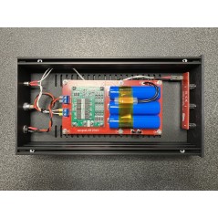 Alimentatore a batteria 12.6V con display - Apogee Lab