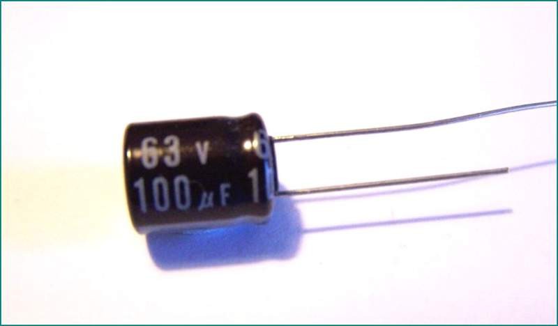 100uF / 63 Vdc ROE EKE (off)
