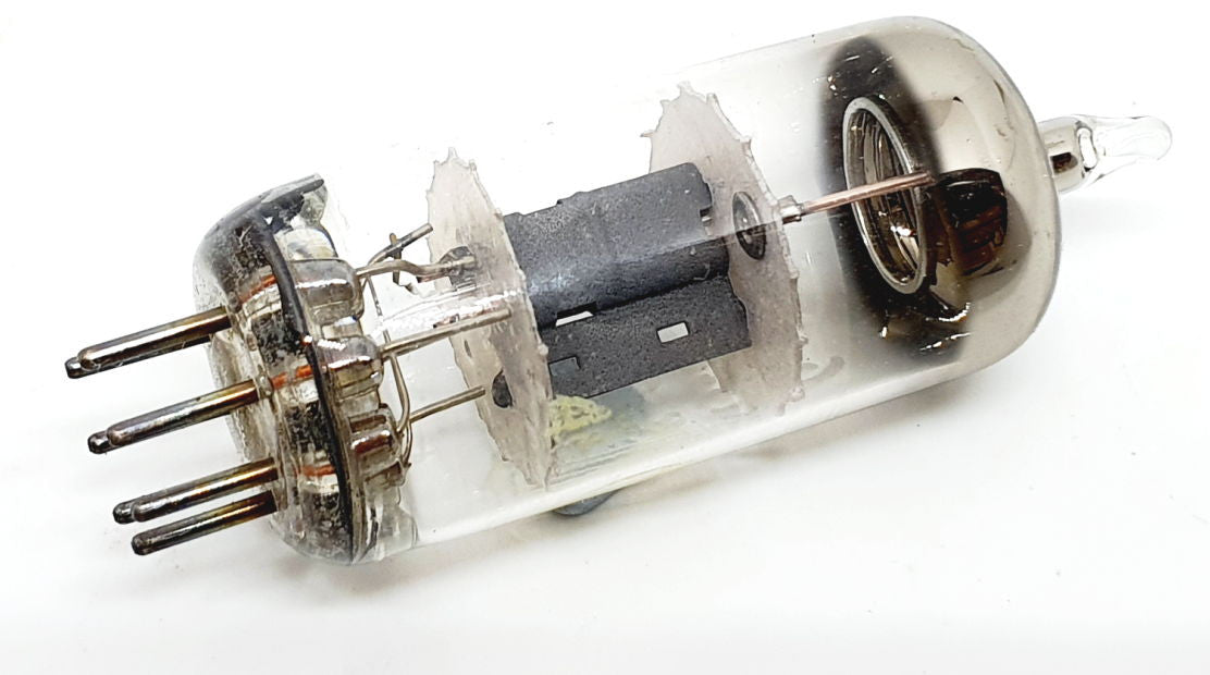 6AB4 - EC92 - 6664 Fivre (by GE) NOS-NIB Coppia (v2 - v4)