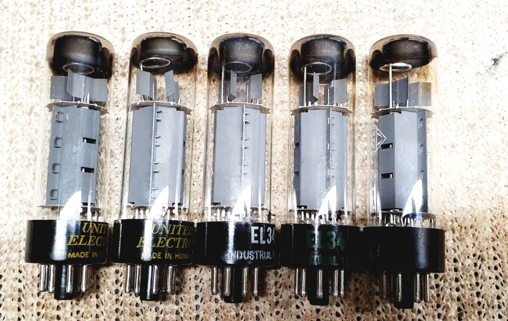 Confronto valvole RFT con vari marchi (Germania, Ungheria, United, Industrial, Telefunken, sono tutte identiche !)