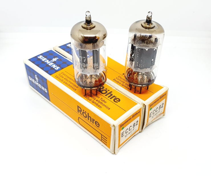 ECC82 - 12AU7 Siemens Diamond Telefunken Made NOS - NIB Coppia (V208 - v209)
