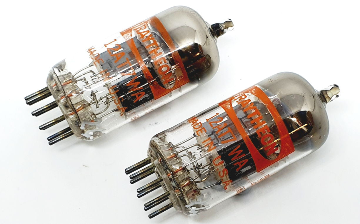 12AT7WA - E81CC - 6201 - ECC81 RAYTHEON Tripla Mica USA 1966 NOS Coppia (v252 - v253)