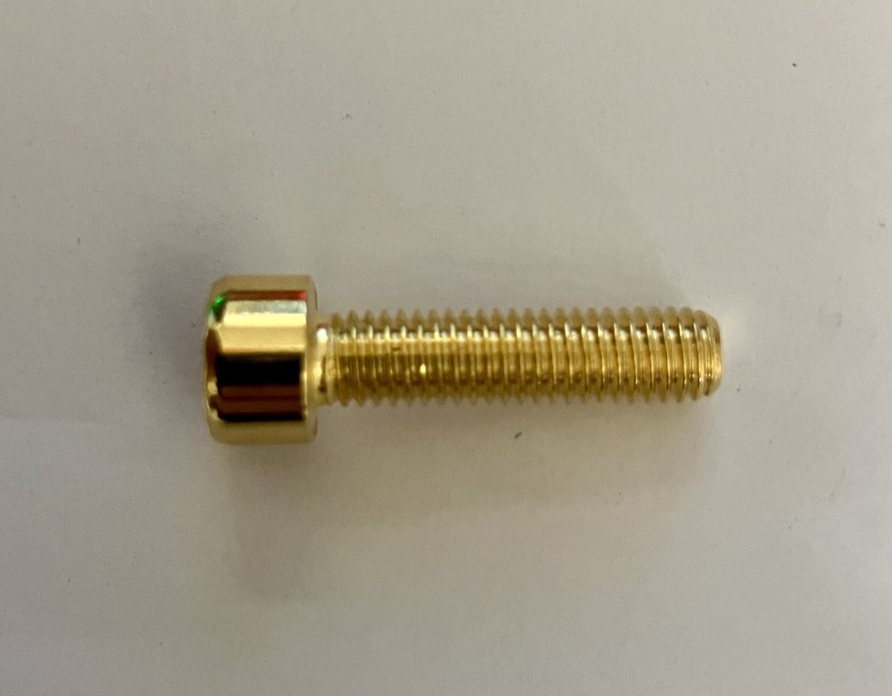 Vite testa cilindrica brugola gold 8x25 - placcata oro 24k